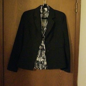 Black women's blazer sz6.